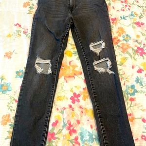 Levi’s 721 High Rise Skinny Ripped Grey Jeans
S 26